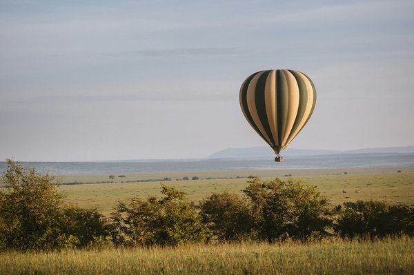 Où participer à une expédition en montgolfière au-dessus du désert de Namib?